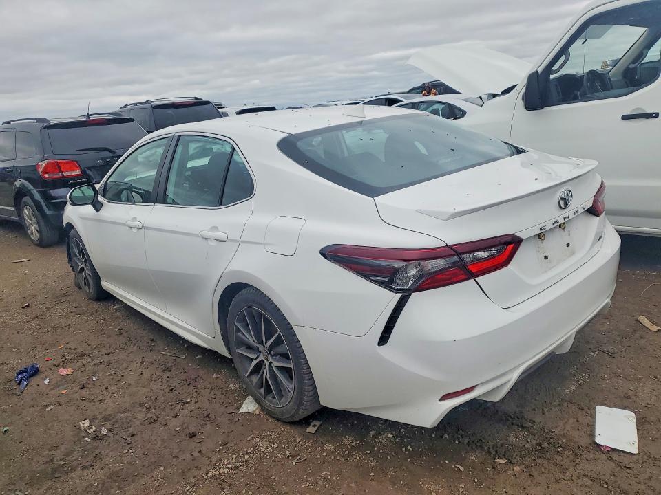 Продажа на аукционе авто 2022 Toyota Camry, vin: 4T1G11AK3NU653130, номер лота: 51299696