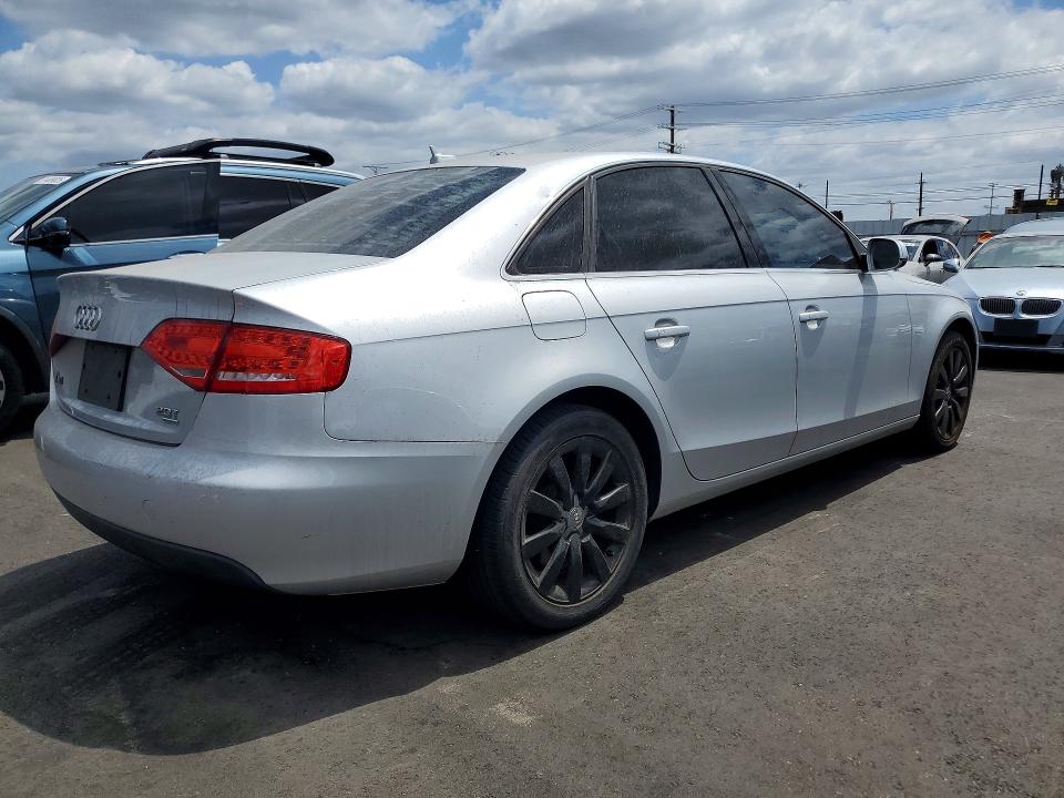 51526916 :رقم المزاد ، WAUFFAFL3BN052662 vin ، 2011 Audi A4 مزاد بيع