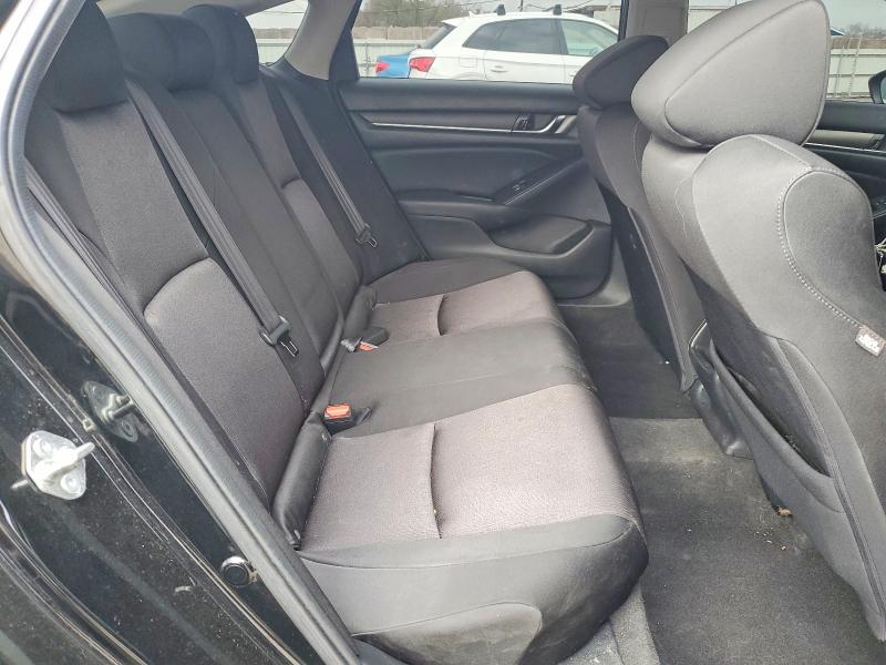 2018 Honda Accord მანქანა იყიდება აუქციონზე, vin: 1HGCV1F15JA182585, აუქციონის ნომერი: 49365326