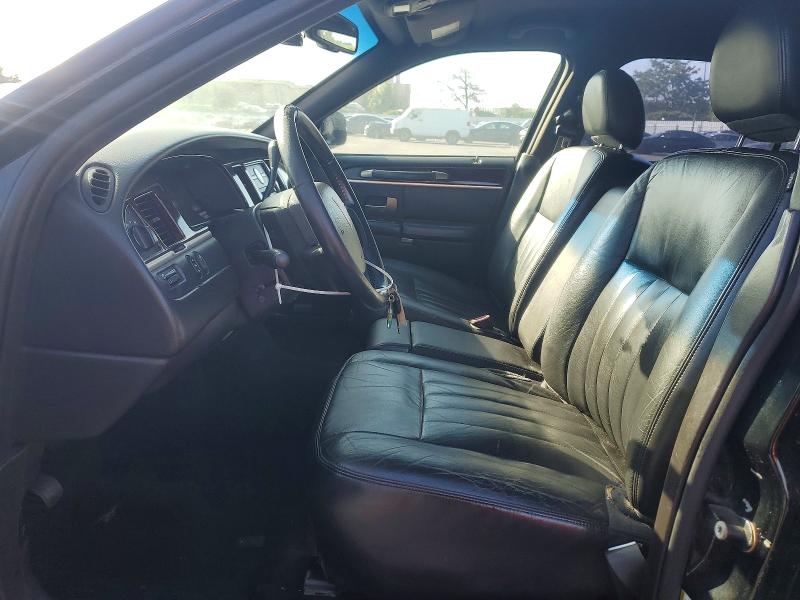 50200276 :رقم المزاد ، 2LNBL8EV5AX751161 vin ، 2010 Lincoln Town Car مزاد بيع