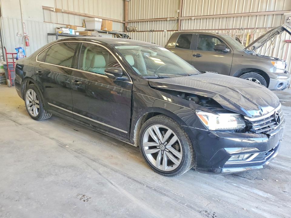 2017 Volkswagen Passat მანქანა იყიდება აუქციონზე, vin: 1VWCT7A38HC031042, აუქციონის ნომერი: 51440116