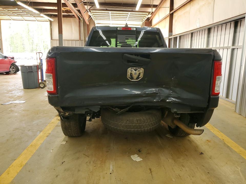 49615736 :رقم المزاد ، 1C6RRECT4KN596808 vin ، 2019 Ram 1500 مزاد بيع