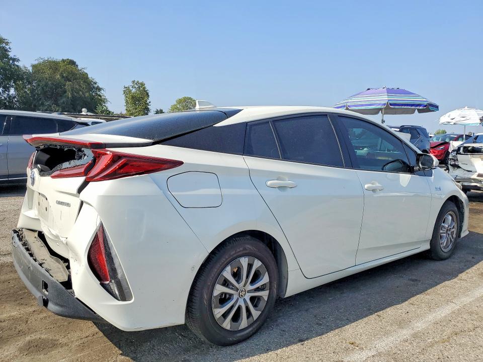 Продаж на аукціоні авто 2020 Toyota Prius Prime, vin: JTDKARFP9L3149072, номер лоту: 51831336