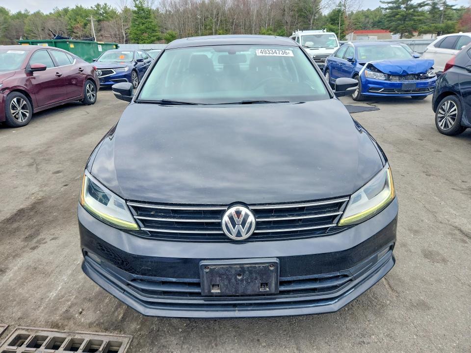 49334736 :رقم المزاد ، 3VWL17AJ5HM214675 vin ، 2017 Volkswagen Jetta مزاد بيع