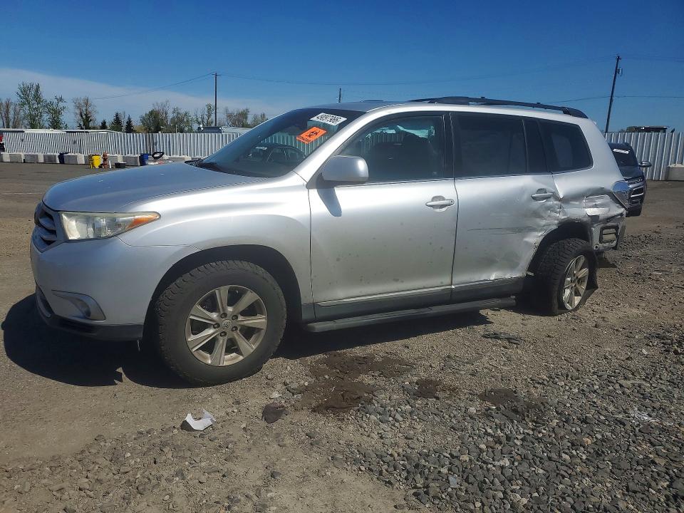 2013 Toyota Highlander მანქანა იყიდება აუქციონზე, vin: 5TDBK3EH5DS213385, აუქციონის ნომერი: 49097986