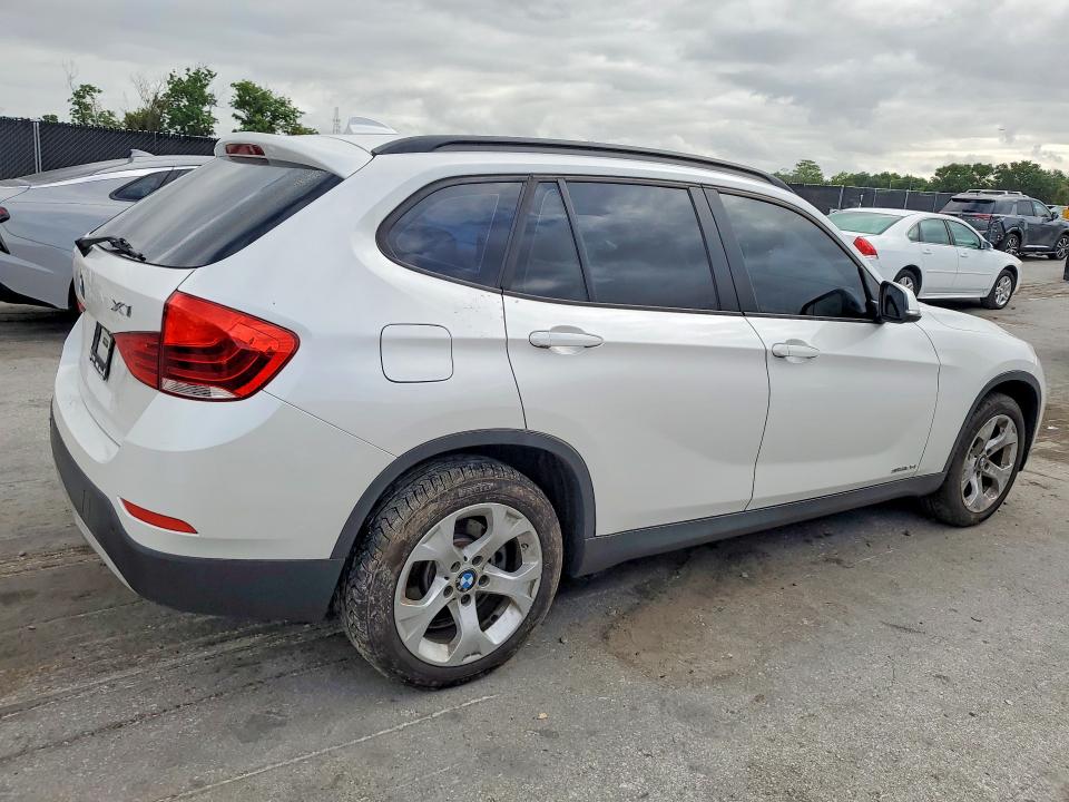 Продаж на аукціоні авто 2015 Bmw X1, vin: WBAVM1C50FV317762, номер лоту: 51439066