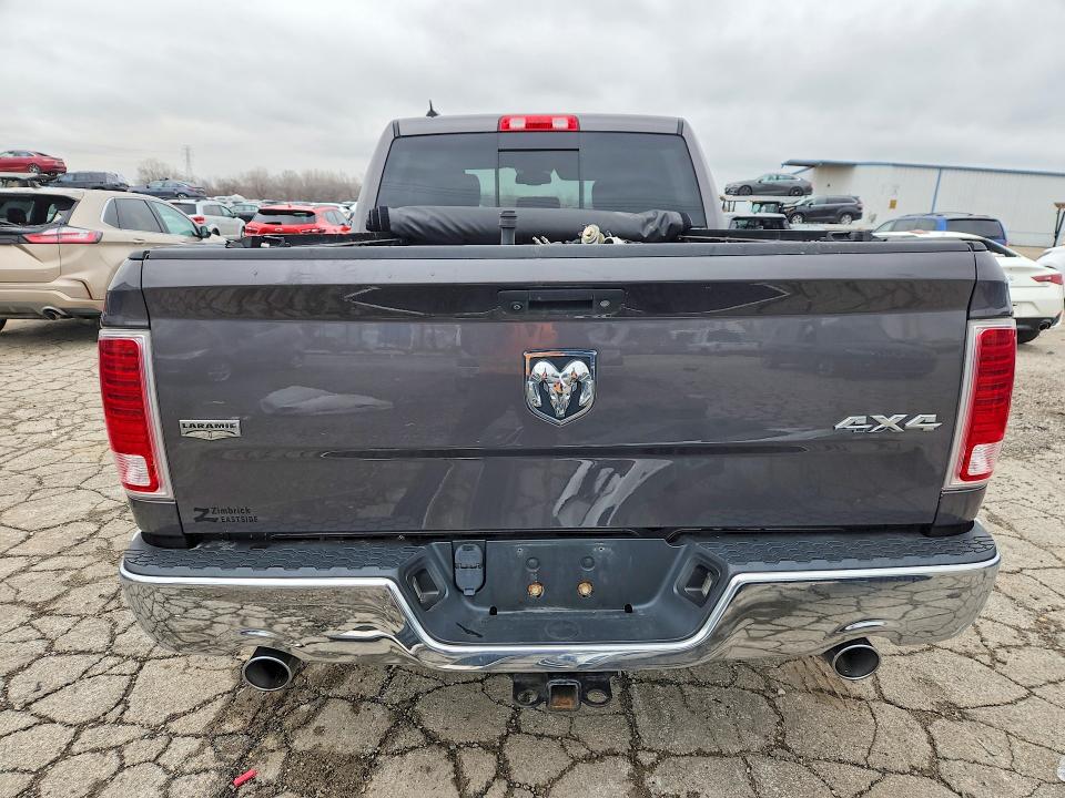 46809506 :رقم المزاد ، 1C6RR7VM5JS262188 vin ، 2018 Ram 1500 مزاد بيع