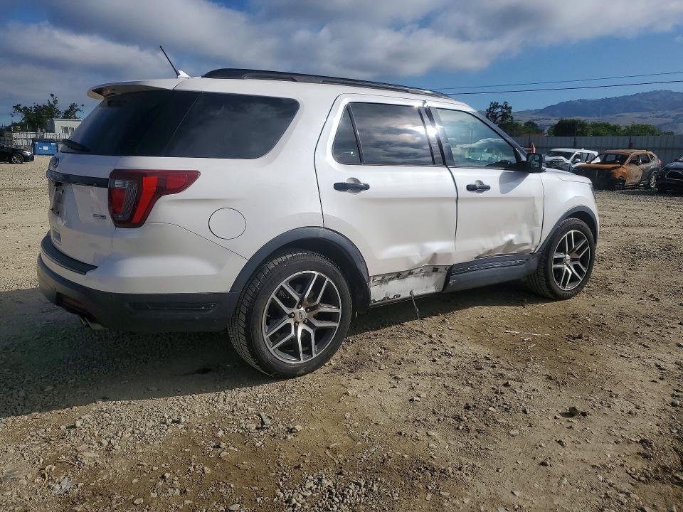 51114016 :رقم المزاد ، 1FM5K8GT2JGA56489 vin ، 2018 Ford Explorer مزاد بيع