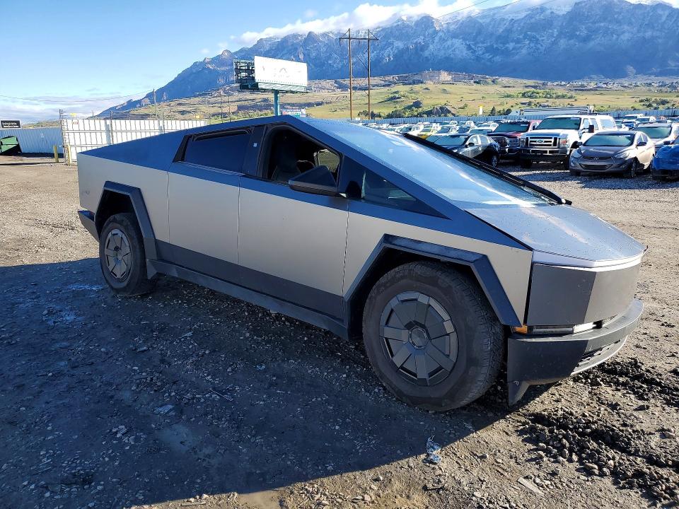 2025 Tesla Cybertruck მანქანა იყიდება აუქციონზე, vin: 7G2CEHED7SA070036, აუქციონის ნომერი: 48435046