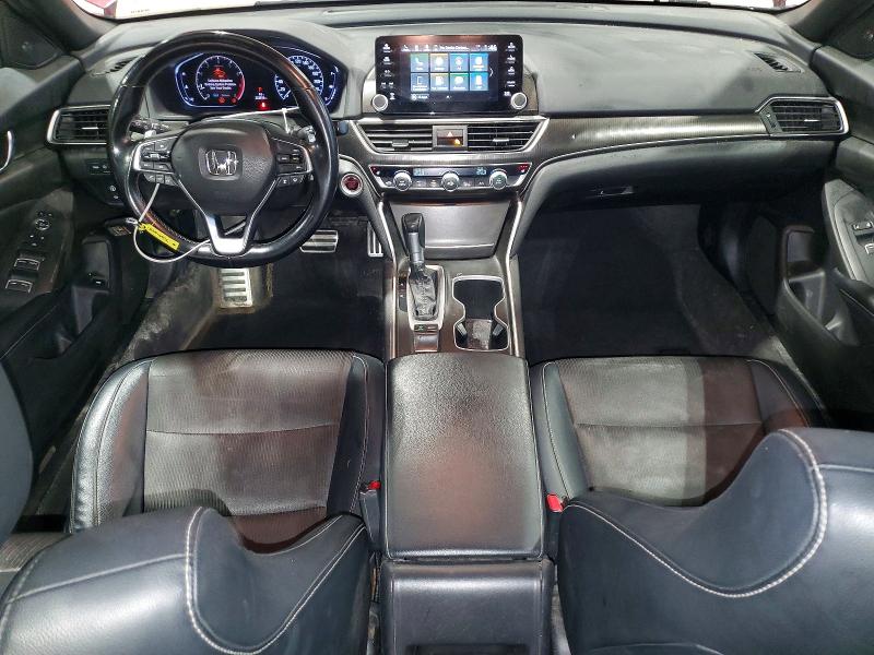 52016936 :رقم المزاد ، 1HGCV1F36JA812129 vin ، 2018 Honda Accord مزاد بيع