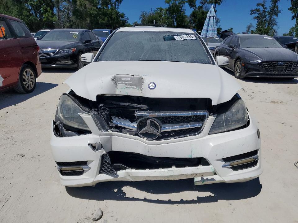 2013 Mercedes-benz C მანქანა იყიდება აუქციონზე, vin: WDDGF4HB8DA777090, აუქციონის ნომერი: 49983686