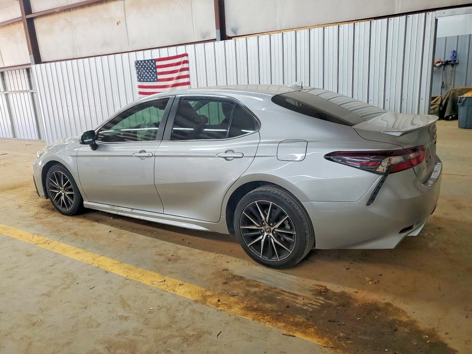 50793746 :رقم المزاد ، 4T1G11AK5MU598355 vin ، 2021 Toyota Camry Le مزاد بيع
