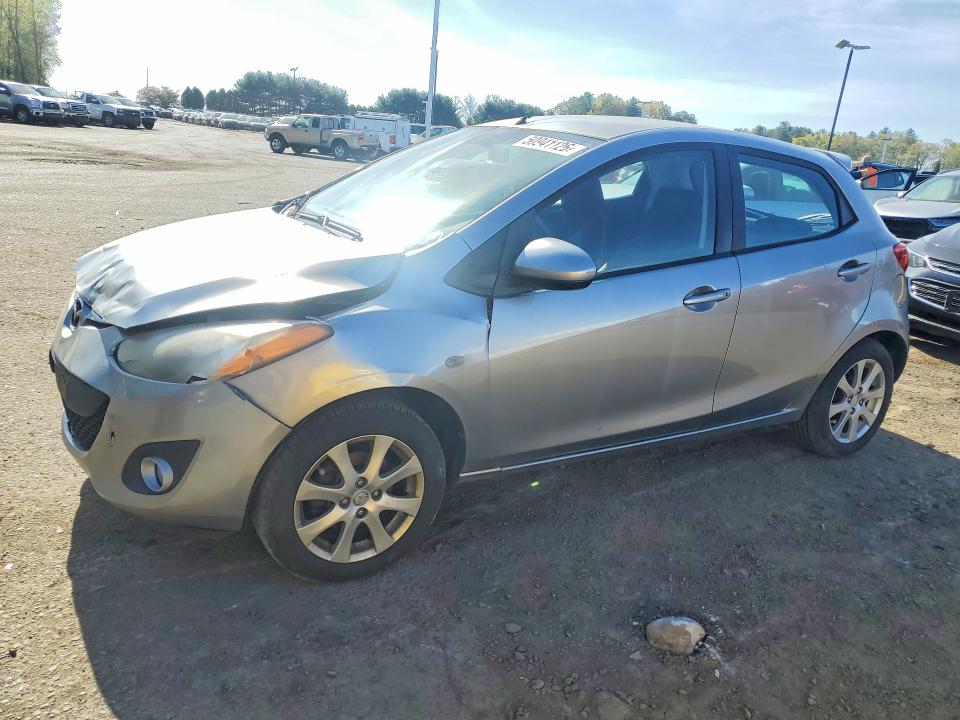 50941126 :رقم المزاد ، JM1DE1HZ5B0103266 vin ، 2011 Mazda Mazda2 مزاد بيع