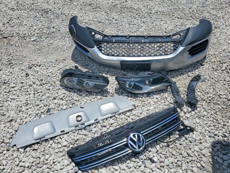 2018 Volkswagen Tiguan Limited მანქანა იყიდება აუქციონზე, vin: WVGBV7AX6JK000164, აუქციონის ნომერი: 50324146