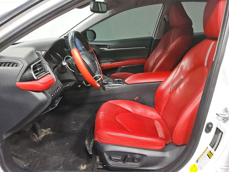49216776 :رقم المزاد ، 4T1K31AK9NU596775 vin ، 2022 Toyota Camry مزاد بيع