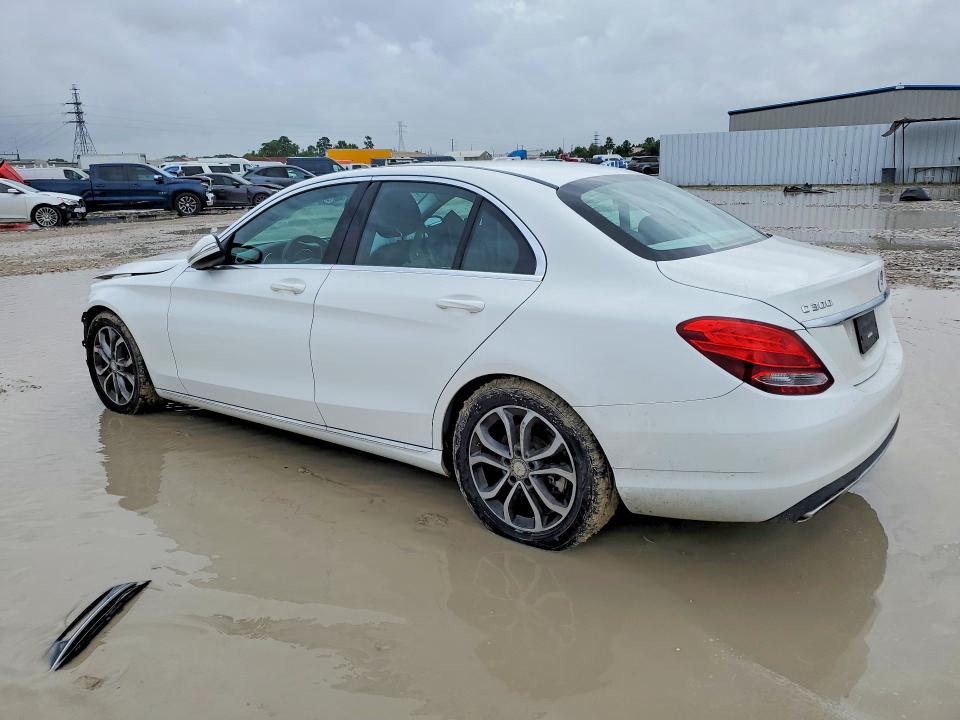 46998016 :رقم المزاد ، 55SWF4JB2FU085688 vin ، 2015 Mercedes-benz C مزاد بيع