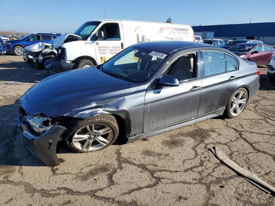 2015 Bmw 335 მანქანა იყიდება აუქციონზე, vin: WBA3B9C59FF589717, აუქციონის ნომერი: 47392416