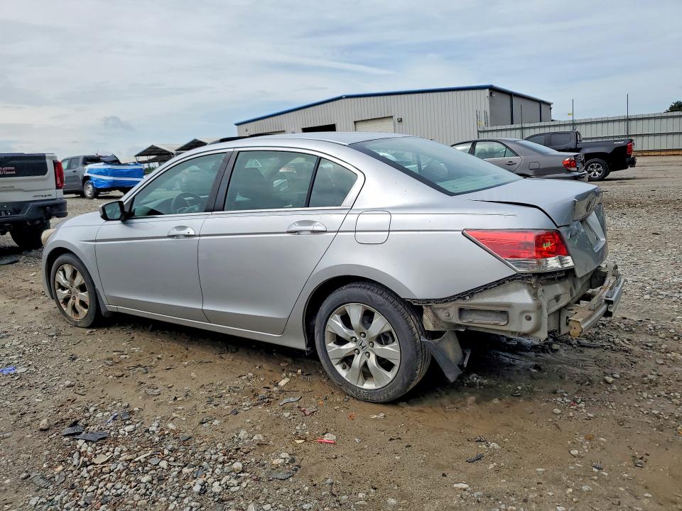 51685726 :رقم المزاد ، 1HGCP2E7XAA106933 vin ، 2010 Honda Accord مزاد بيع