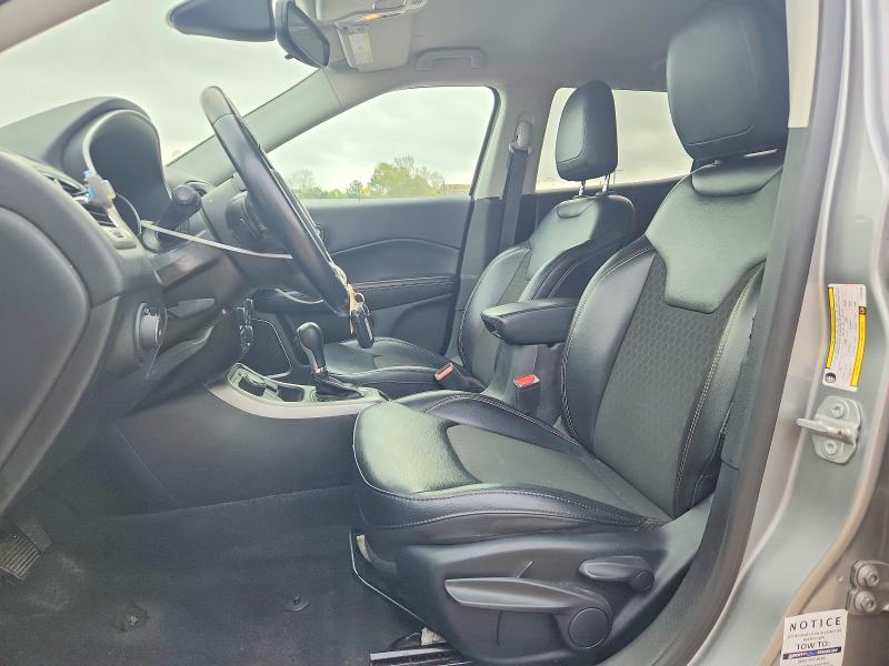 48684456 :رقم المزاد ، 3C4NJDBB5LT204499 vin ، 2020 Jeep Compass مزاد بيع