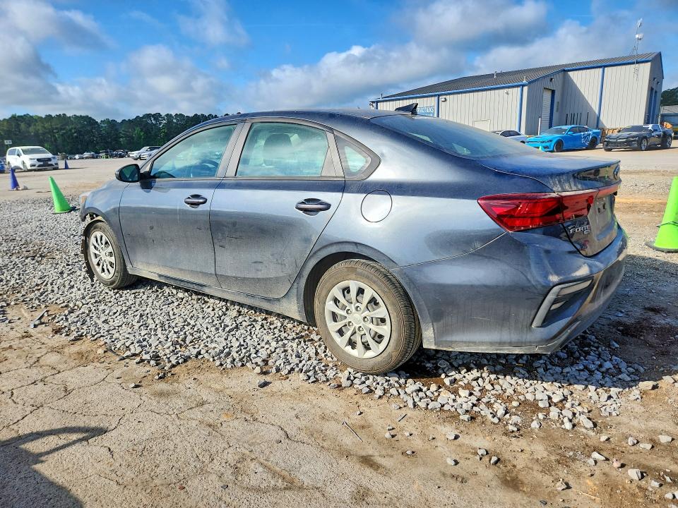 2021 Kia Forte მანქანა იყიდება აუქციონზე, vin: 3KPF24AD1ME394117, აუქციონის ნომერი: 49234596