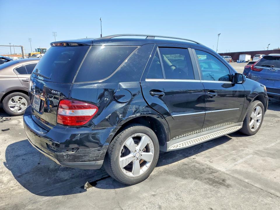 2010 Mercedes-benz Ml მანქანა იყიდება აუქციონზე, vin: 4JGBB8GB8AA572854, აუქციონის ნომერი: 51376966