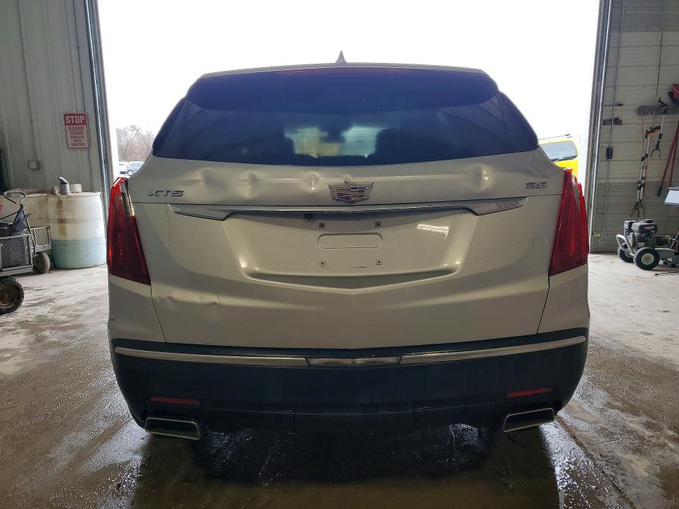 48673086 :رقم المزاد ، 1GYKNCRS5HZ114688 vin ، 2017 Cadillac Xt5 مزاد بيع