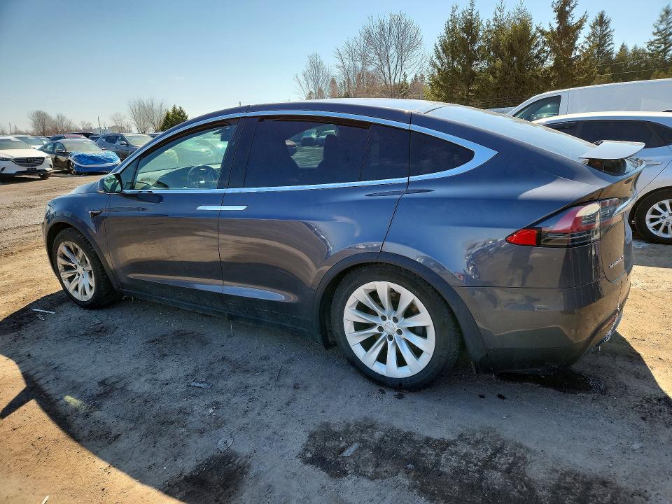 48859636 :رقم المزاد ، 5YJXCDE29HF045698 vin ، 2017 Tesla Model X مزاد بيع