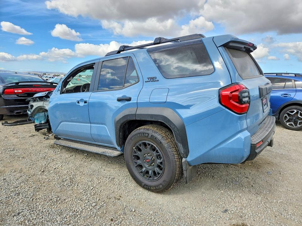 2025 Toyota 4runner მანქანა იყიდება აუქციონზე, vin: JTEVB5BR0S5021084, აუქციონის ნომერი: 50560886
