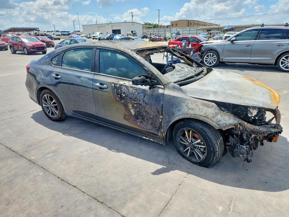 2024 Kia Forte მანქანა იყიდება აუქციონზე, vin: 3KPF24AD5RE837781, აუქციონის ნომერი: 49617966