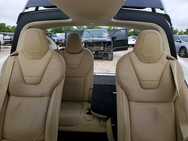 51681486 :رقم المزاد ، 5YJXCBE26GF016548 vin ، 2016 Tesla Model X مزاد بيع