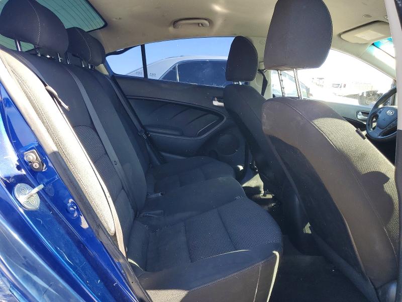 48979856 :رقم المزاد ، 3KPFK4A76HE071181 vin ، 2017 Kia Forte مزاد بيع