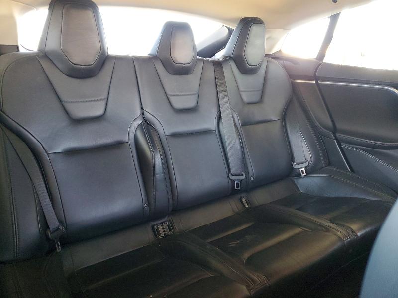 Продажа на аукционе авто 2015 Tesla Model S, vin: 5YJSA1H14FF083838, номер лота: 49106416