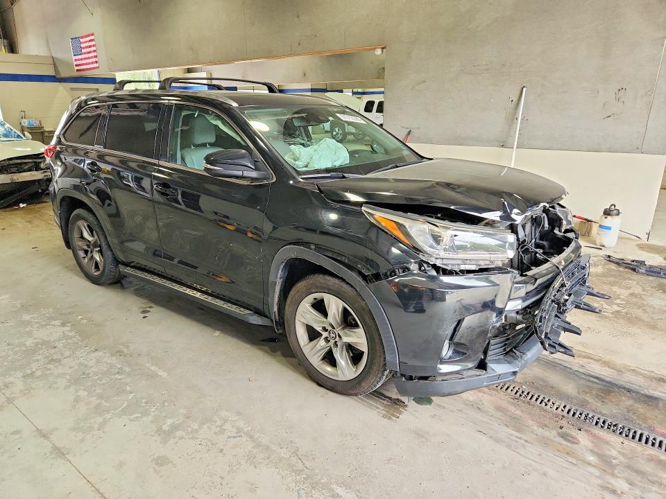 51712396 :رقم المزاد ، 5TDDZRFH4HS446623 vin ، 2017 Toyota Highlander مزاد بيع