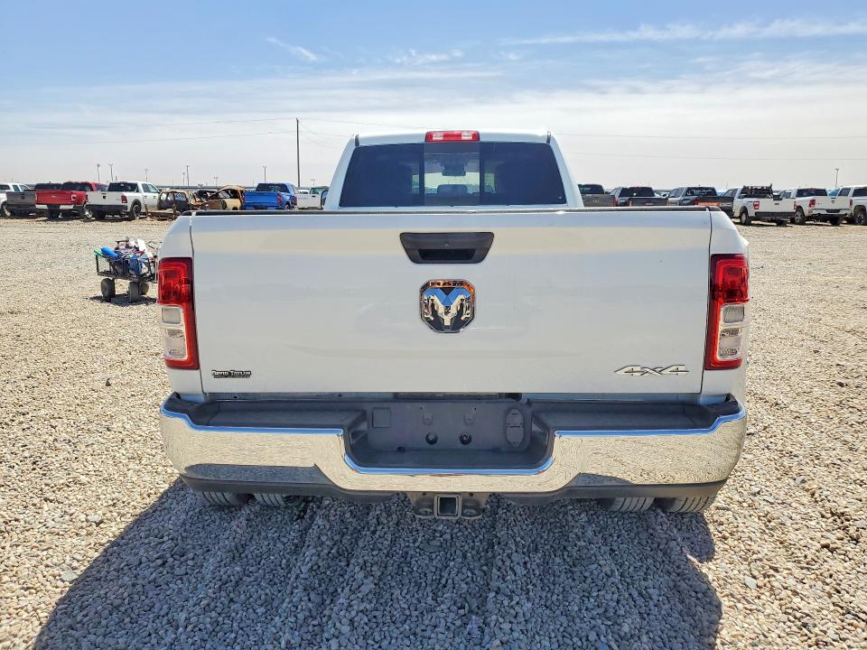 50742996 :رقم المزاد ، 3C63RRGLXNG415344 vin ، 2022 Ram 3500 مزاد بيع