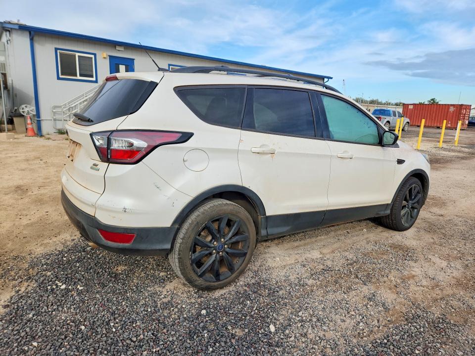 Продажа на аукционе авто 2017 Ford Escape, vin: 1FMCU0GD3HUC35048, номер лота: 48956346
