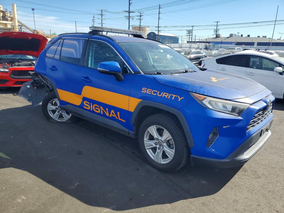 49113276 :رقم المزاد ، 2T3W1RFV1MW104982 vin ، 2021 Toyota Rav 4 مزاد بيع