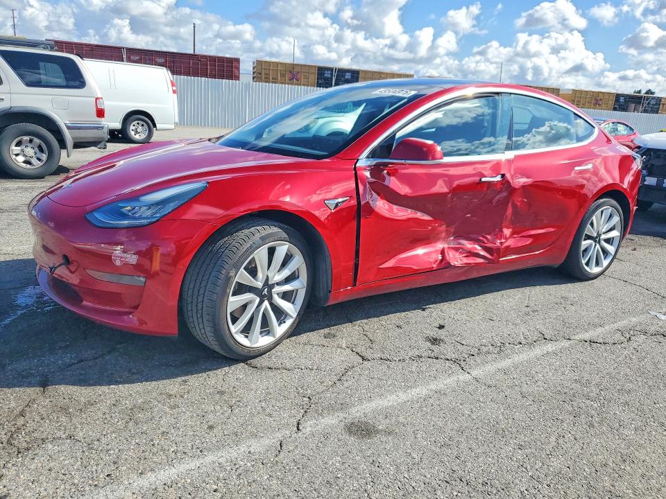 49504976 :رقم المزاد ، 5YJ3E1EA0JF102973 vin ، 2018 Tesla Model 3 مزاد بيع