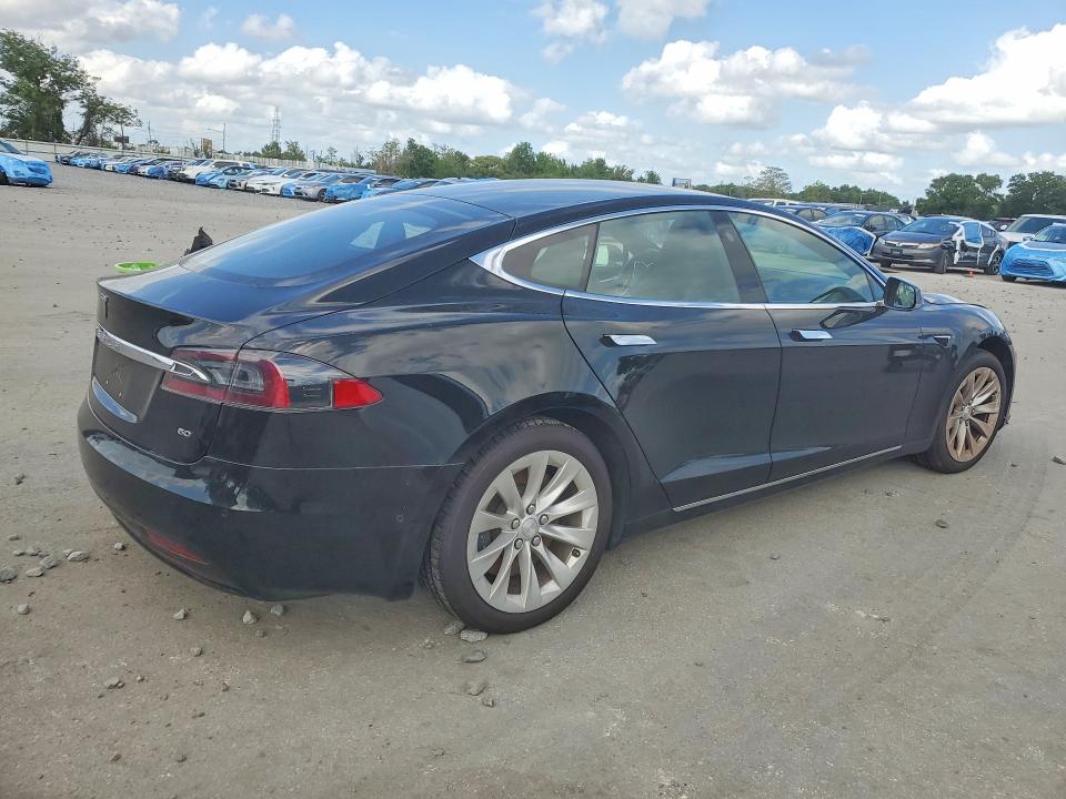 Продажа на аукционе авто 2017 Tesla Model S, vin: 5YJSA1E11HF182012, номер лота: 48239156