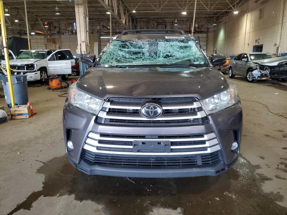 Aukcja sprzedaży 2018 Toyota Highlander, vin: 5TDJZRFH9JS905914, numer aukcji: 50923986
