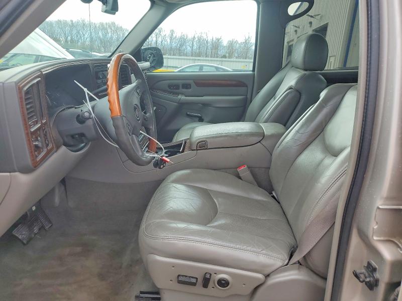 2004 Cadillac Escalade მანქანა იყიდება აუქციონზე, vin: 3GYEK62N64G135586, აუქციონის ნომერი: 47731066