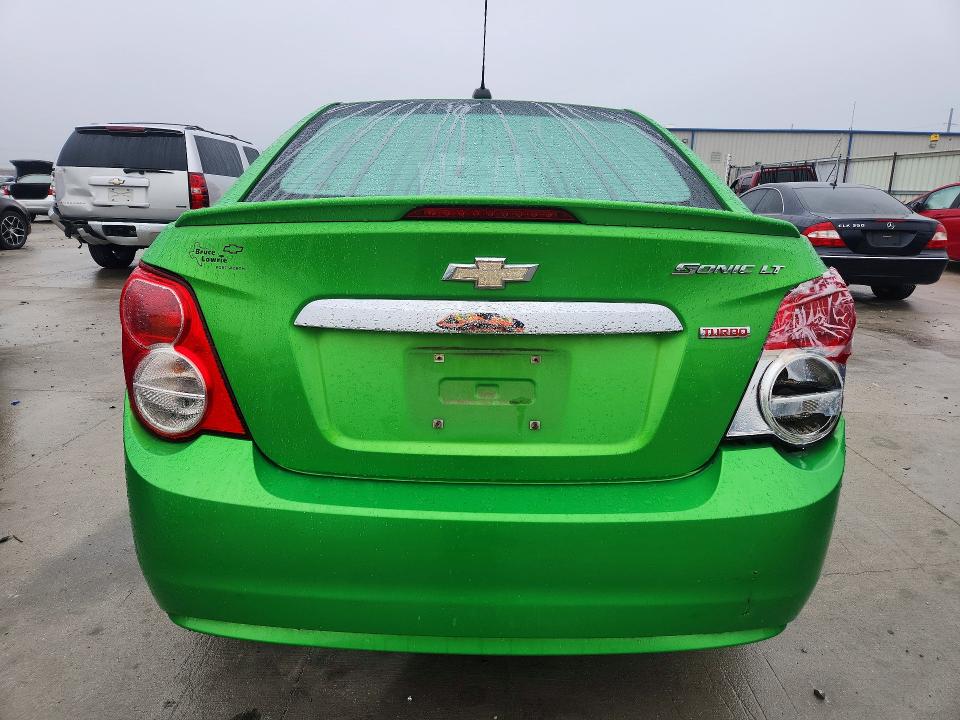 50278006 :رقم المزاد ، 1G1JC5SB3F4172105 vin ، 2015 Chevrolet Sonic مزاد بيع