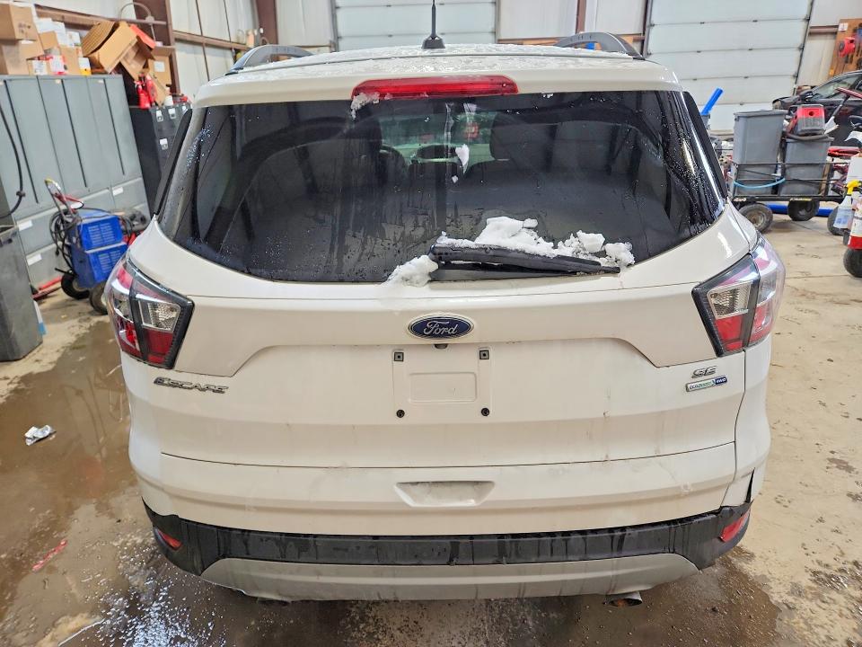 50070666 :رقم المزاد ، 1FMCU0GD3JUC80738 vin ، 2018 Ford Escape مزاد بيع