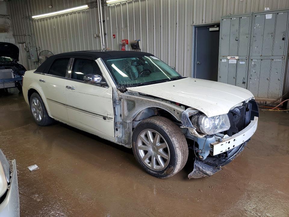 2010 Chrysler 300c მანქანა იყიდება აუქციონზე, vin: 2C3CA6CT9AH126183, აუქციონის ნომერი: 49915896