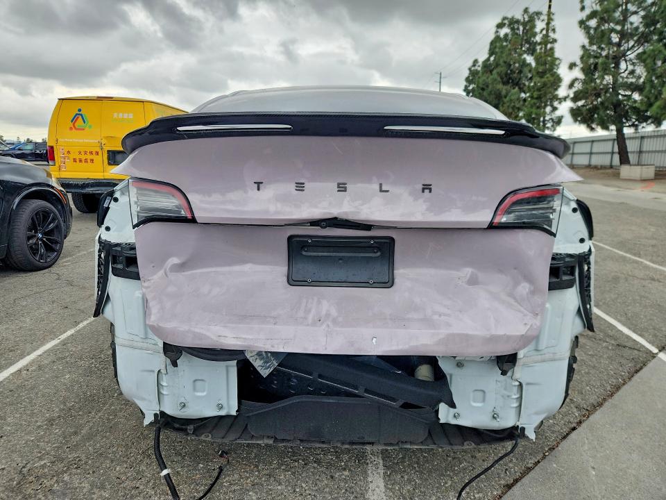 2023 Tesla Model Y მანქანა იყიდება აუქციონზე, vin: 7SAYGDEE6PA106085, აუქციონის ნომერი: 47947606