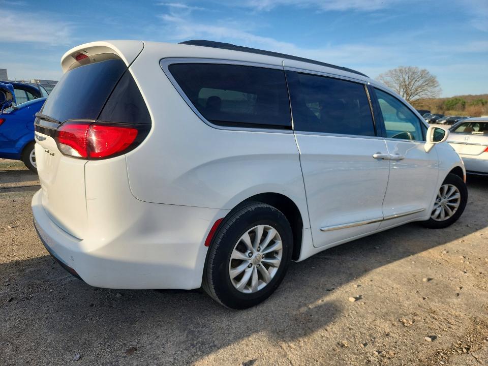 50892366 :رقم المزاد ، 2C4RC1BG8HR613113 vin ، 2017 Chrysler Pacifica مزاد بيع
