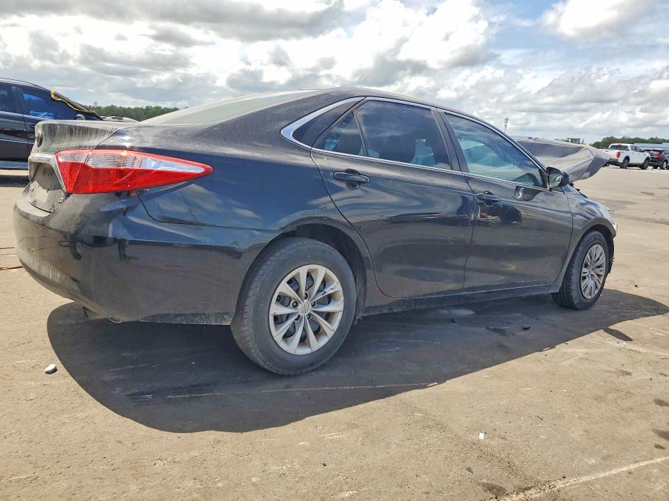 51033996 :رقم المزاد ، 4T4BF1FK7FR478246 vin ، 2015 Toyota Camry مزاد بيع