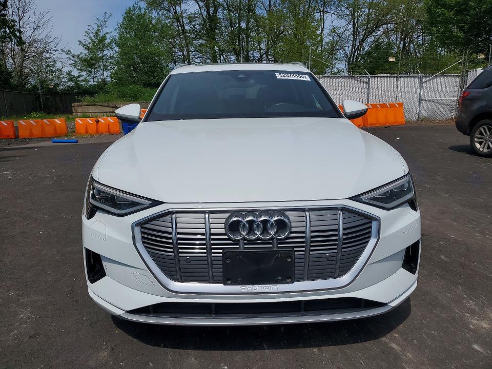 2023 Audi E-tron მანქანა იყიდება აუქციონზე, vin: WA1AAAGE2PB024950, აუქციონის ნომერი: 52028806