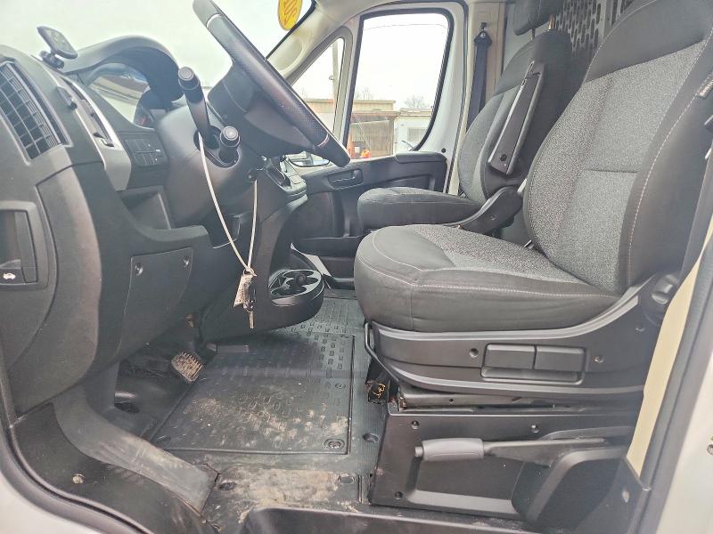 48763336 :رقم المزاد ، 3C6TRVAG2JE120975 vin ، 2018 Ram Promaster 1500 مزاد بيع