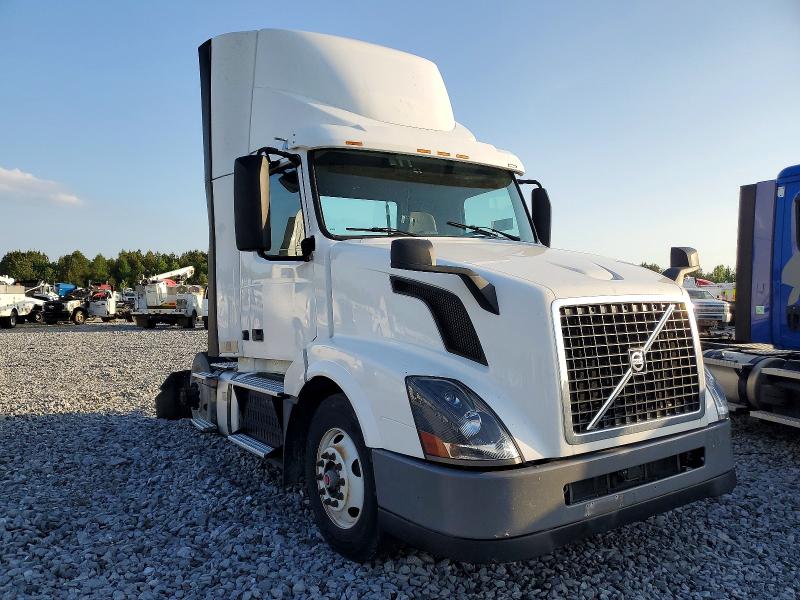 77500065 :رقم المزاد ، 4V4N39TG6HN988141 vin ، 2017 Volvo Vnl مزاد بيع