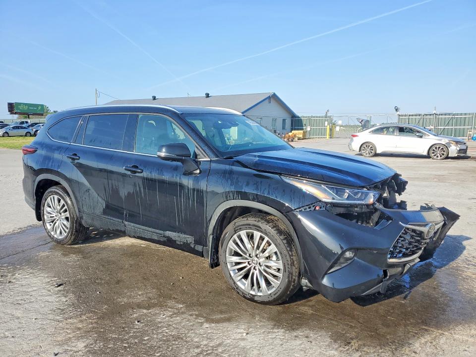 2026 Toyota Highlander მანქანა იყიდება აუქციონზე, vin: 5TDKDRBH5TS597622, აუქციონის ნომერი: 49588866
